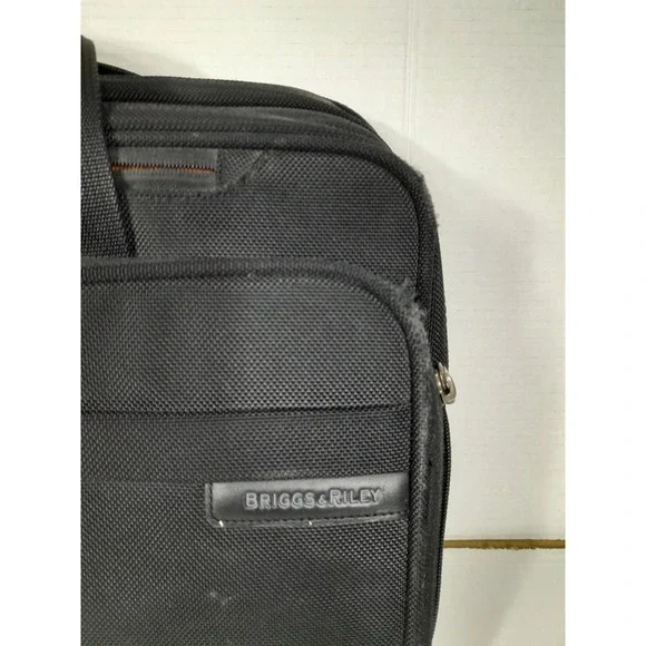 Briggs & Riley Travelware Expandable 17"x 13" Cabin Laptop Bag Black BB104X-4 - Picture 3 of 11